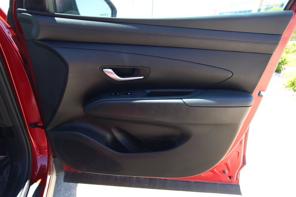 Used 2025 Hyundai Tucson SEL AWD/4WD image 39