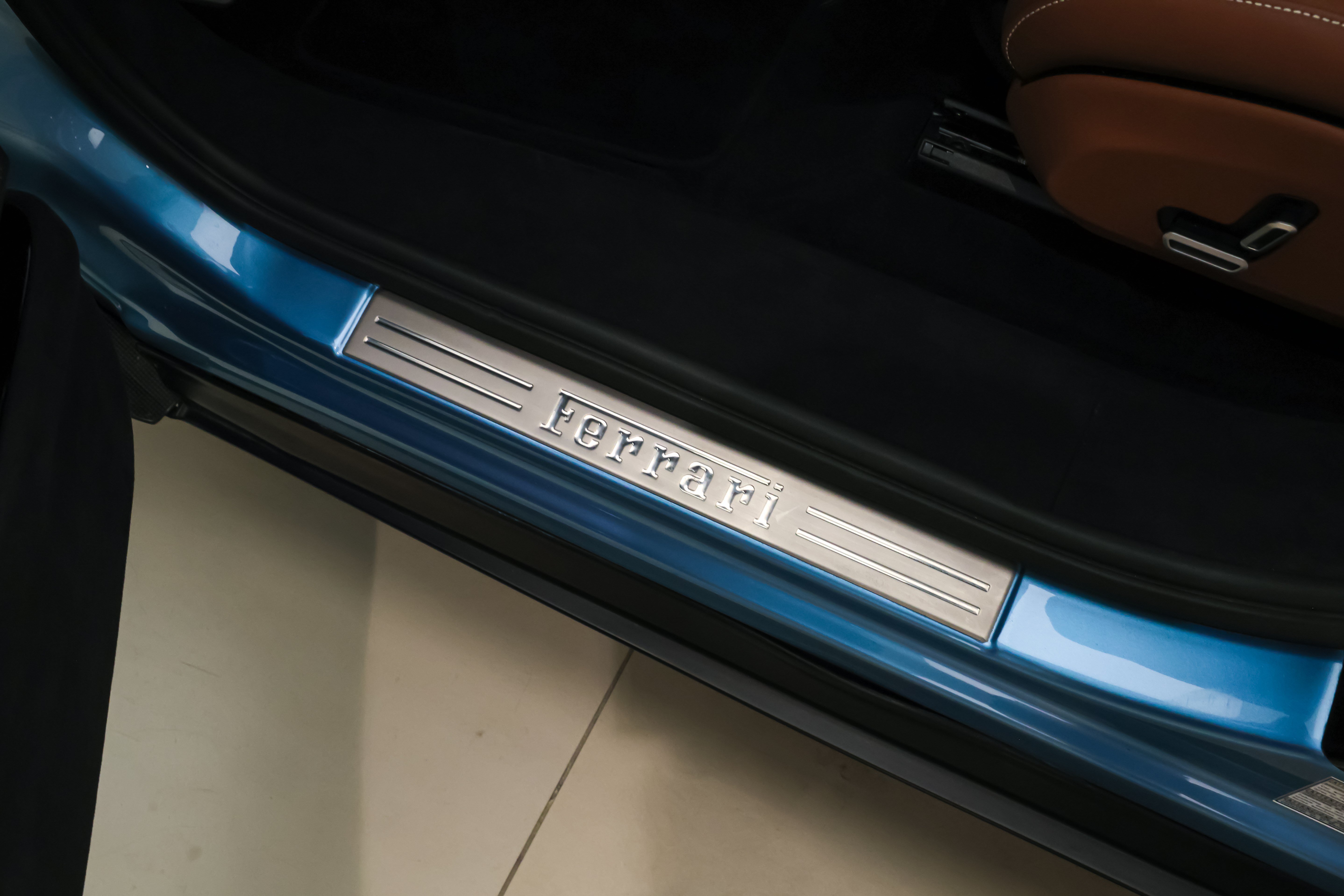 Used 2025 Ferrari Purosangue AWD/4WD image 23