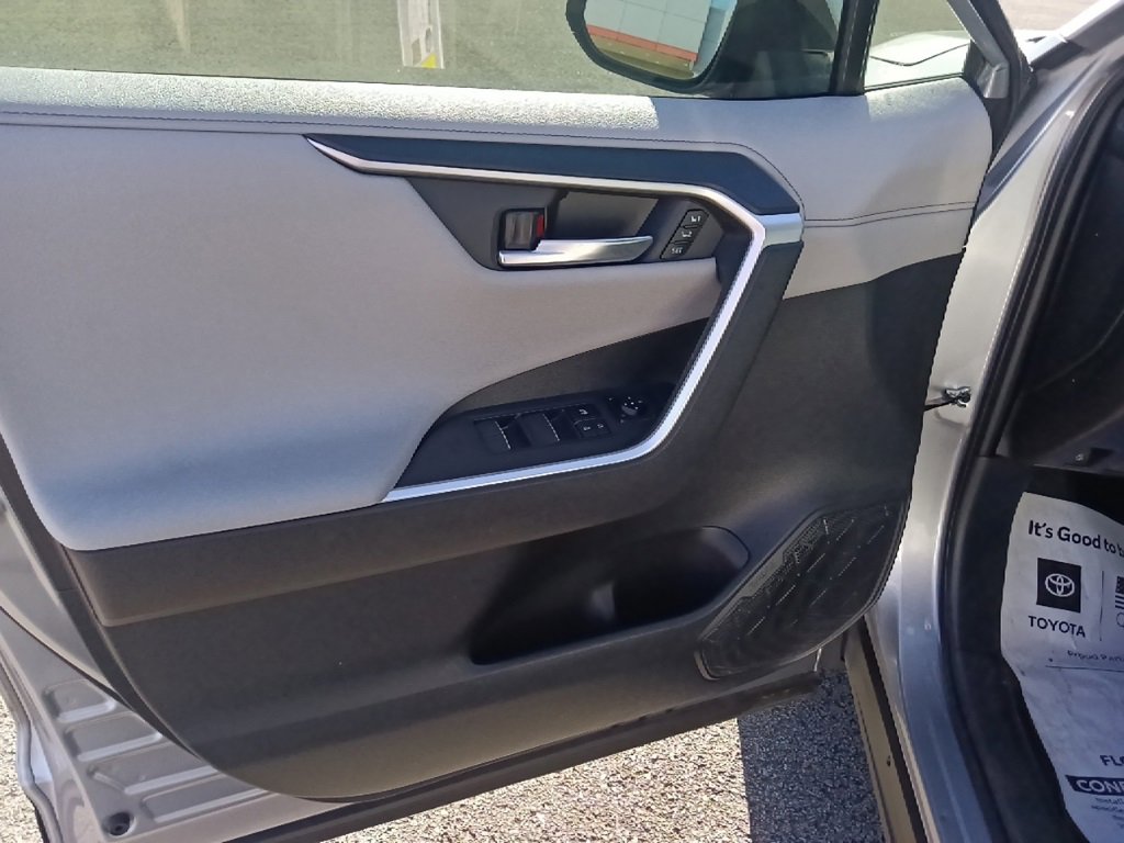 Used 2024 Toyota RAV4 Limited image 11