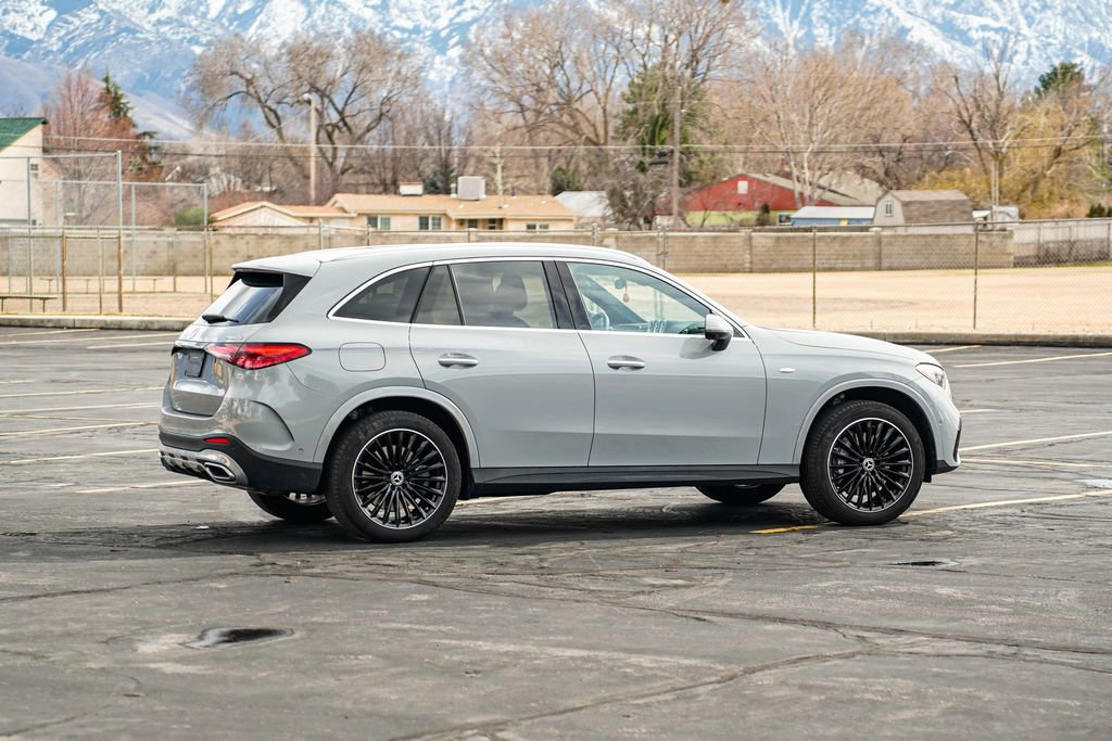 Used 2025 Mercedes-Benz GLC 350e 4MATIC image 5