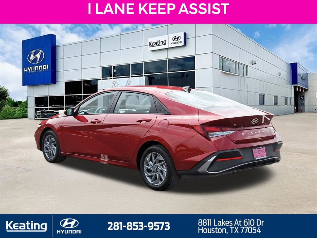 Used 2024 Hyundai Elantra SEL FWD image 7
