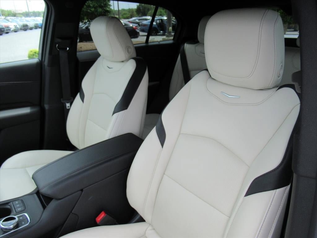 Used 2023 Cadillac XT4 Sport FWD image 16