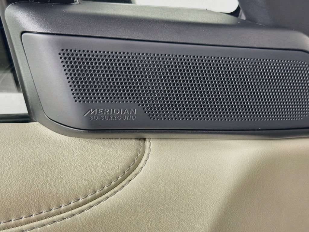 Certified 2025 Land Rover Range Rover SE AWD/4WD image 19