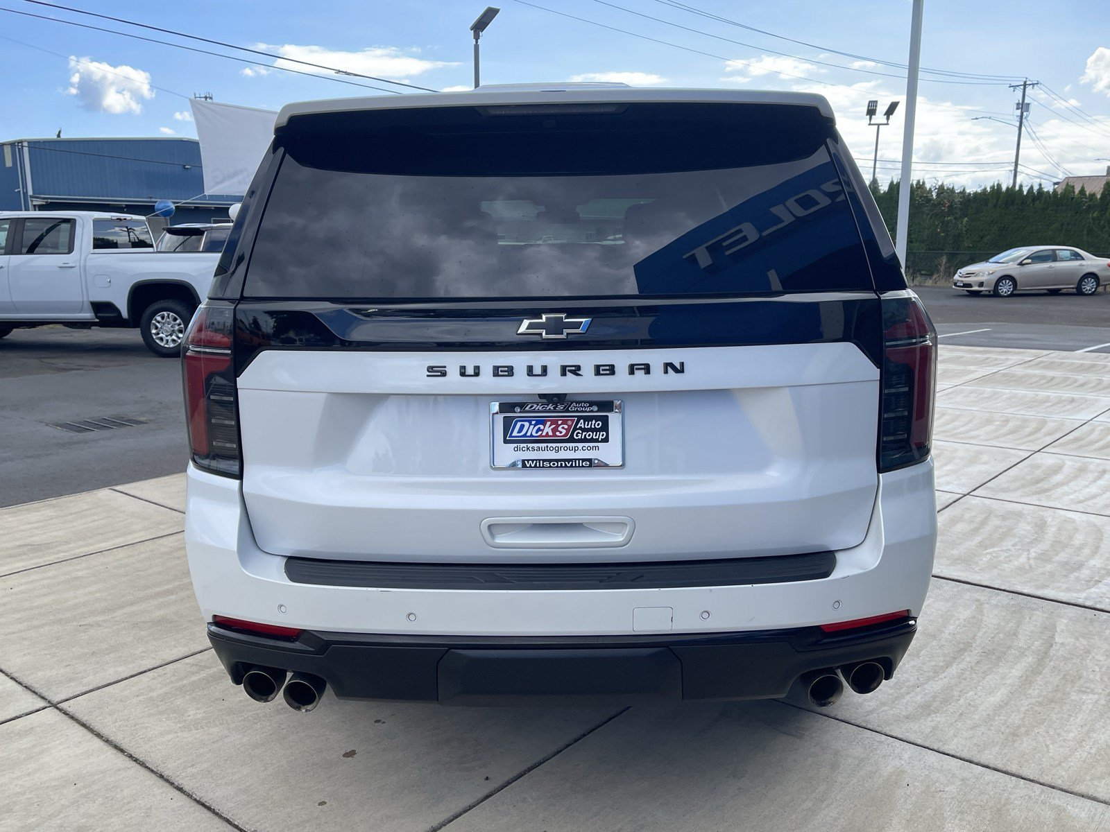 Used 2025 Chevrolet Suburban Z71 AWD/4WD image 4
