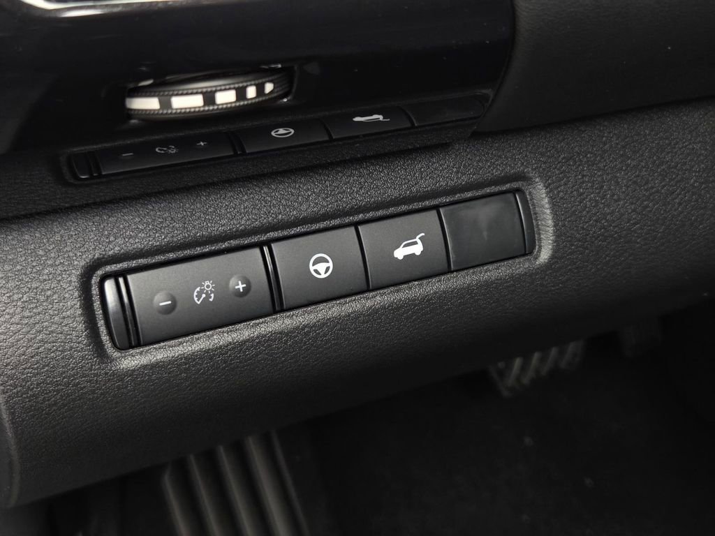 New 2026 Nissan Pathfinder SV image 19