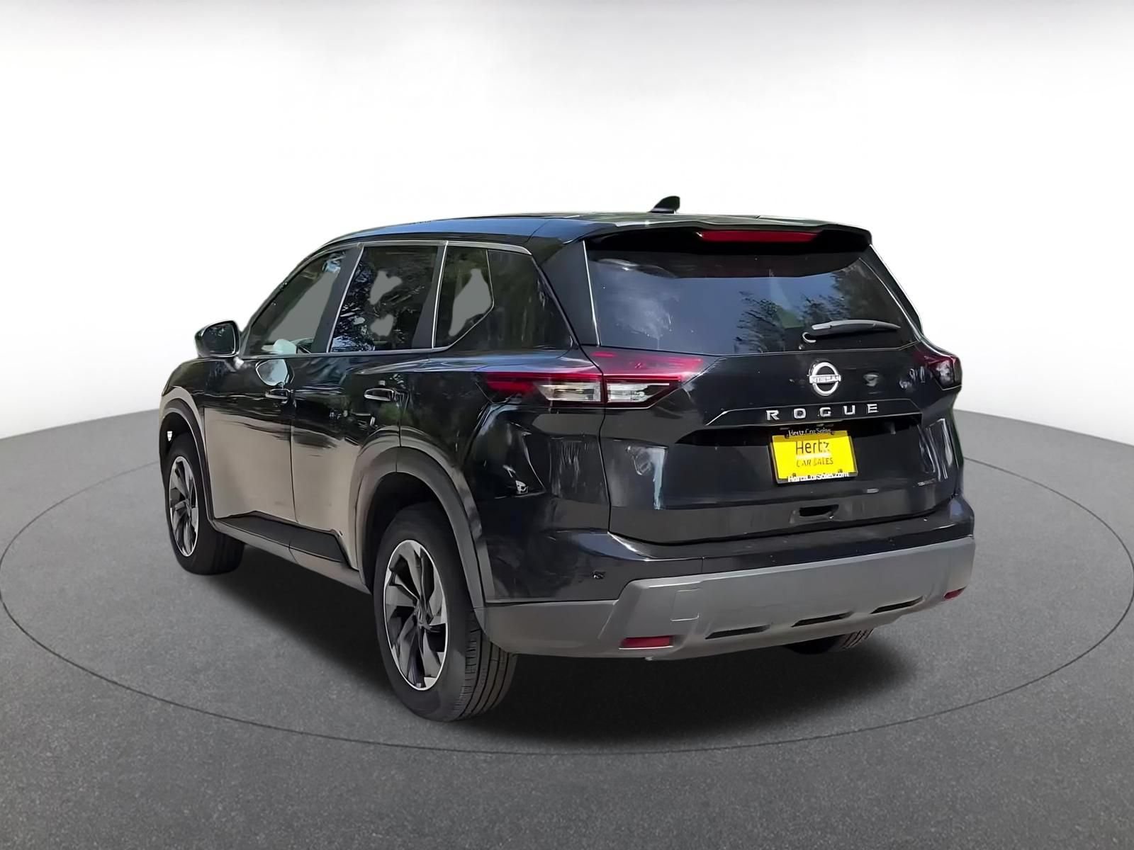 Used 2025 Nissan Rogue SV FWD image 9