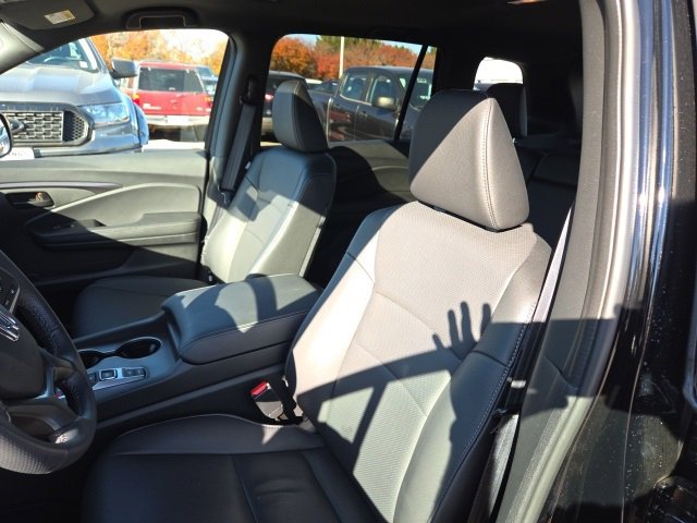 Used 2025 Honda Passport EX-L image 10