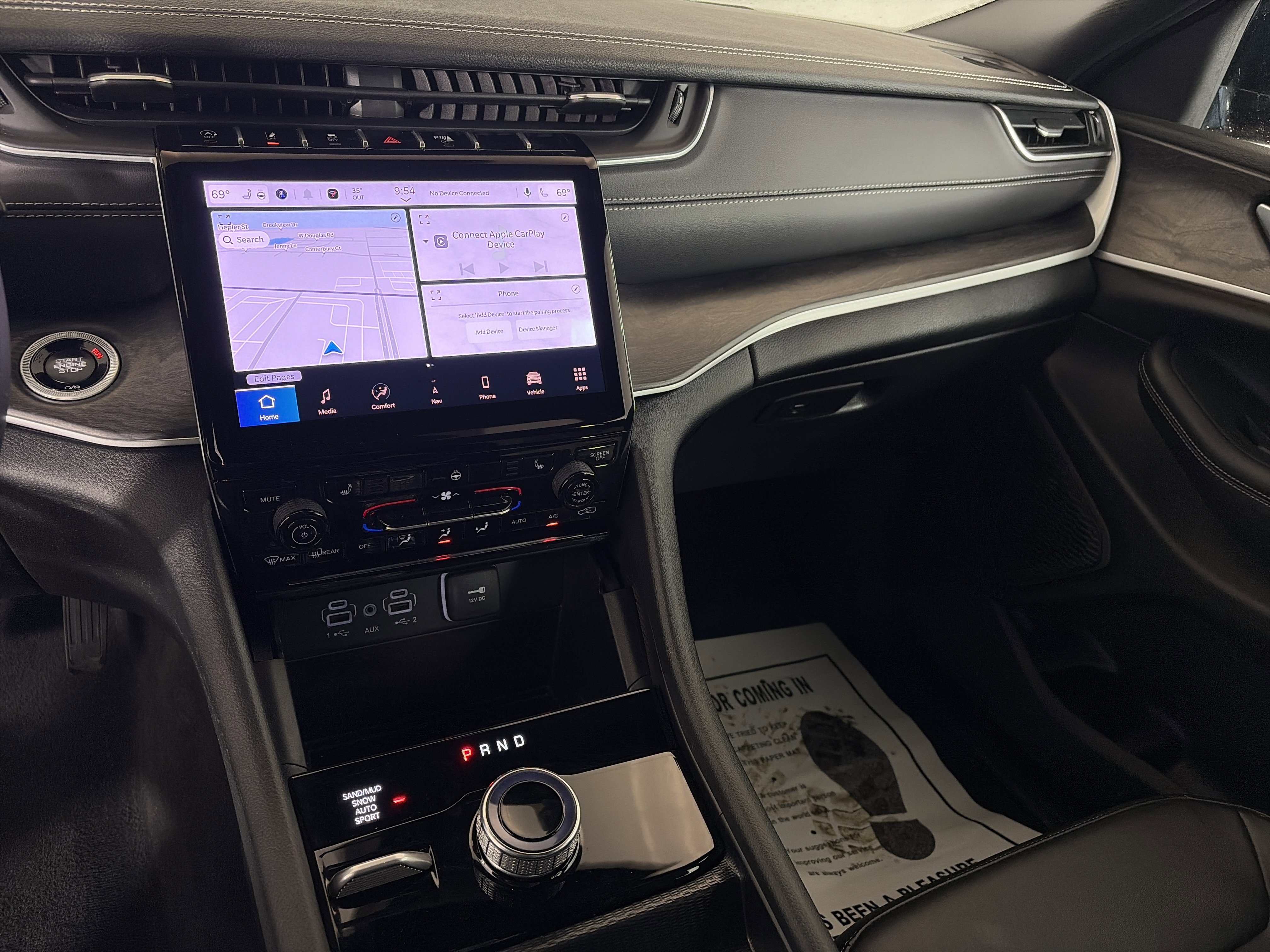 Used 2025 Jeep Grand Cherokee L Limited w/ Black Appearance Package image 4