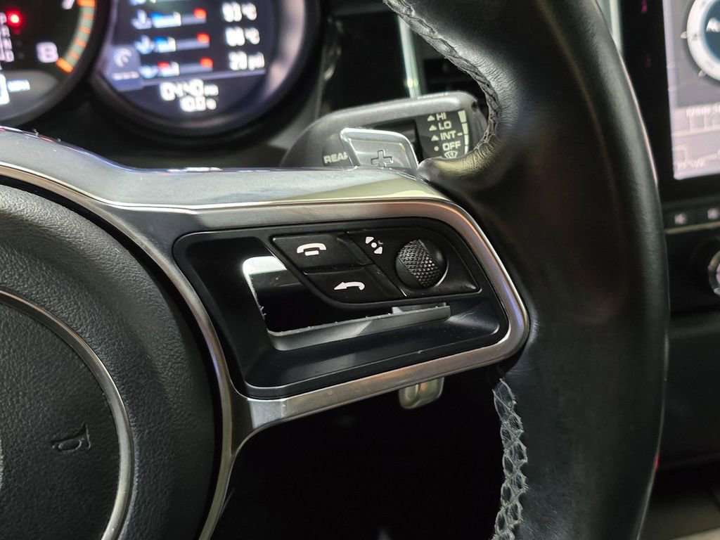 Used 2017 Porsche Macan Turbo image 21