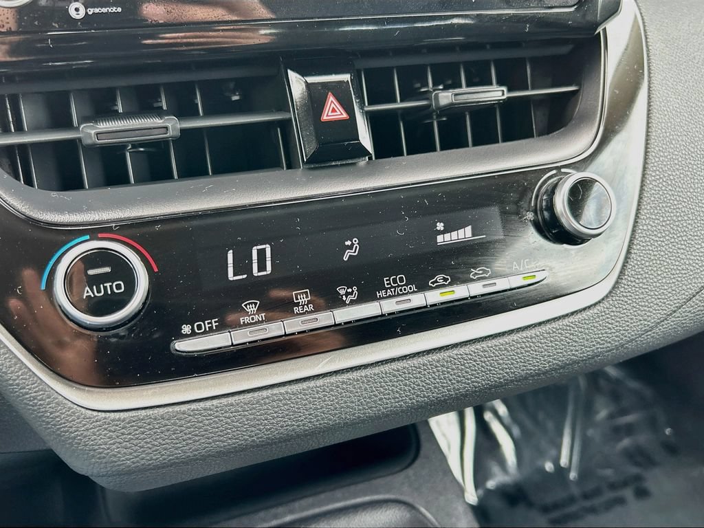Used 2022 Toyota Corolla LE FWD image 15