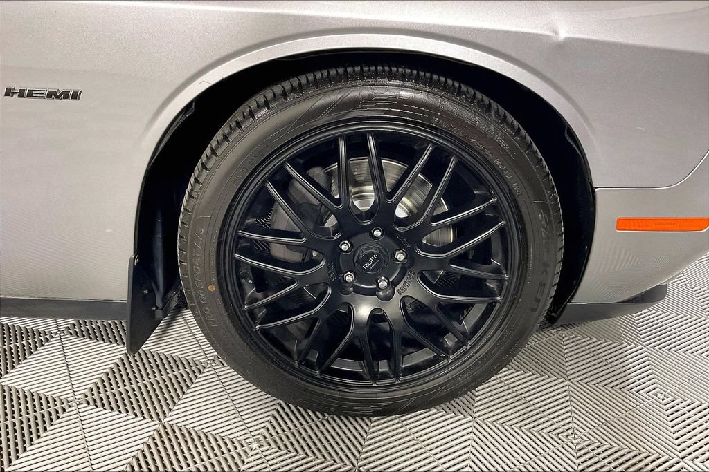 Used 2016 Dodge Challenger R/T Plus RWD image 10