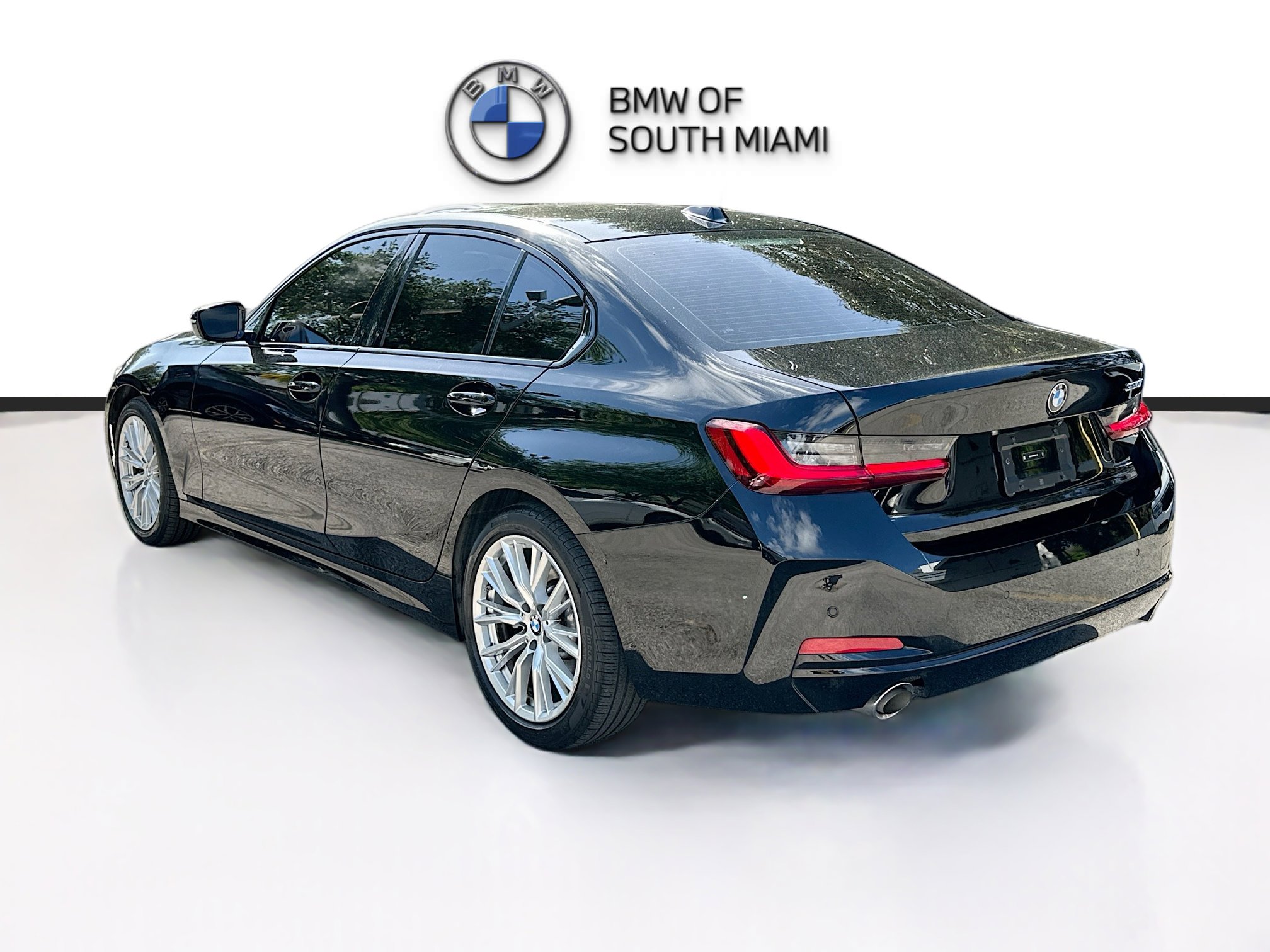 Certified 2023 BMW 330i Sedan w/ Convenience Package image 5