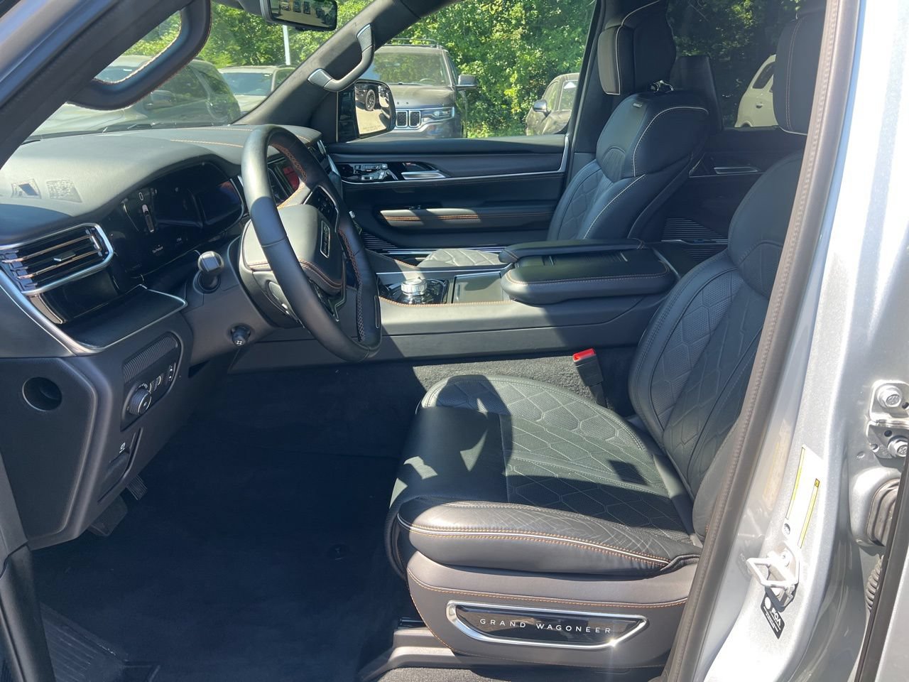 Used 2024 Jeep Grand Wagoneer Series III w/ Rear Seat Video Group 1 AWD/4WD image 16