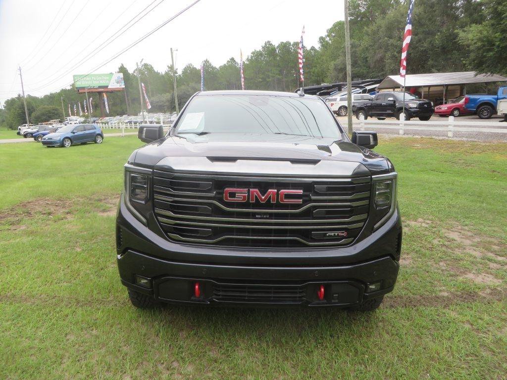 Used 2024 GMC Sierra 1500 AT4 w/ Technology Package AWD/4WD image 3
