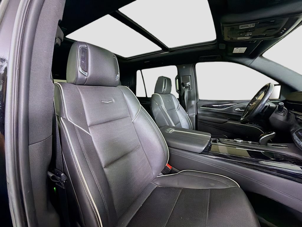 Used 2021 Cadillac Escalade Sport w/ Driver Assist Tech Package AWD/4WD image 32