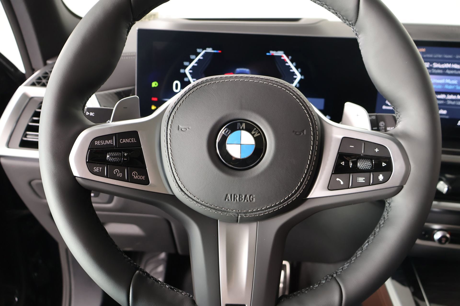 New 2026 BMW X5 xDrive40i w/ M Sport Package AWD/4WD image 3