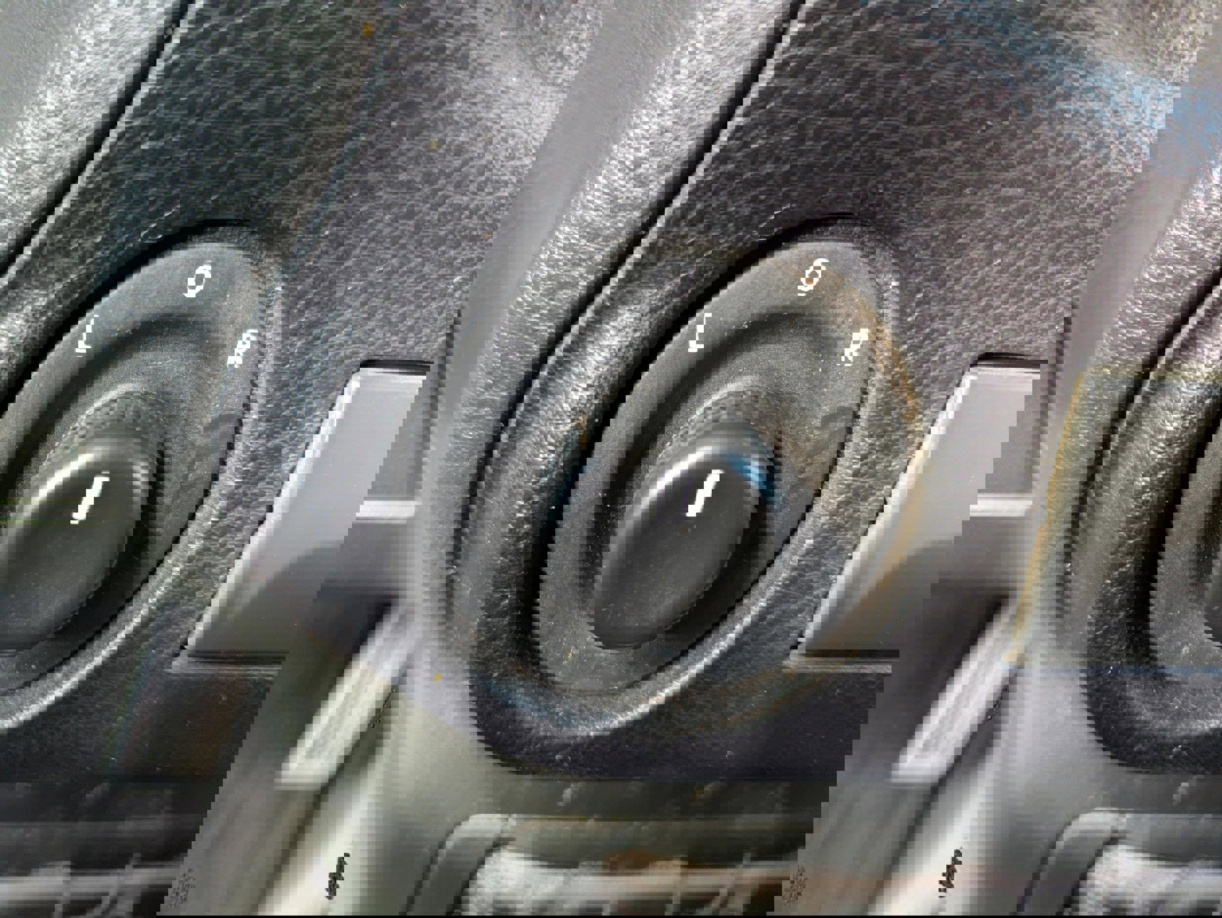 Used 2017 Jeep Wrangler Unlimited Rubicon w/ Connectivity Group image 4