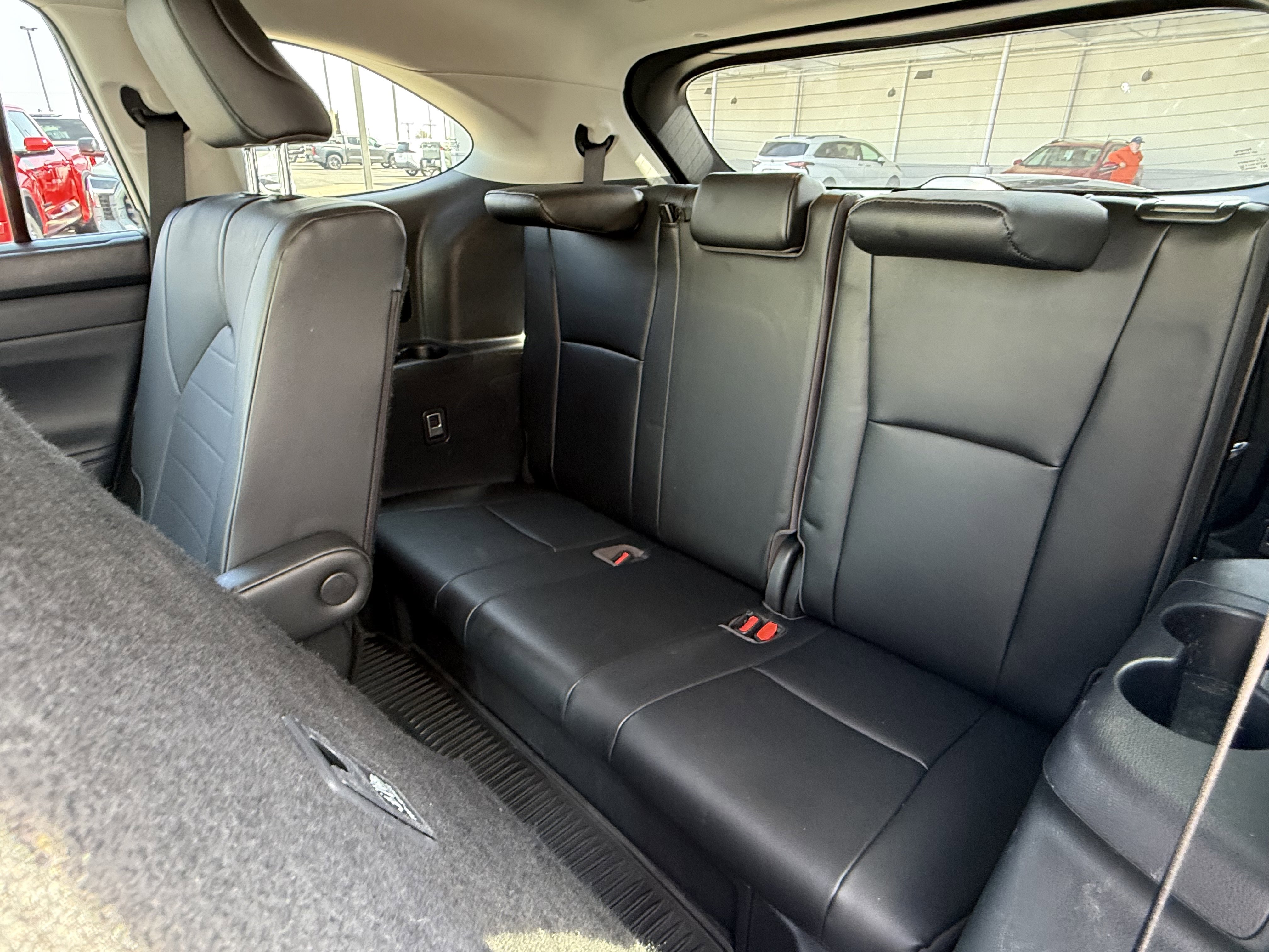 Used 2020 Toyota Highlander XLE image 7