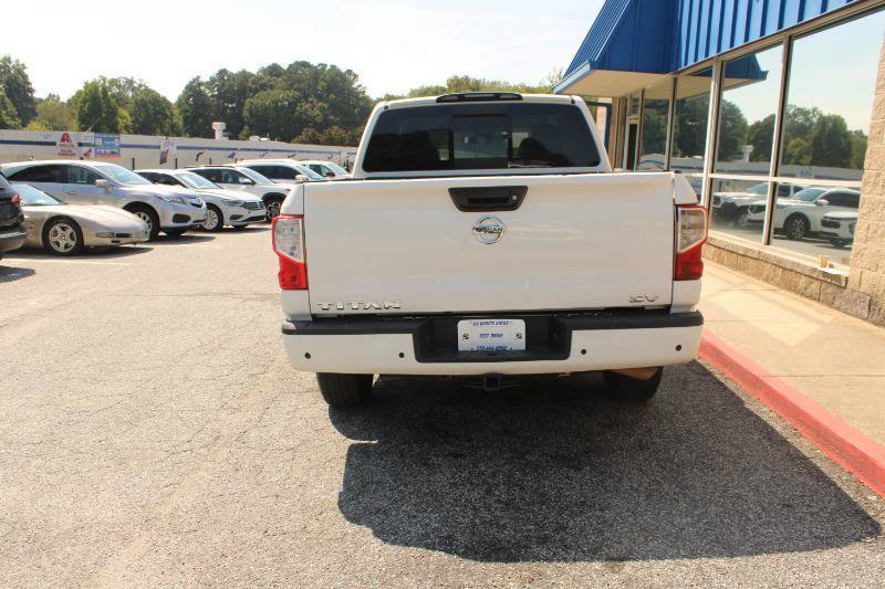 Used 2022 Nissan Titan SV RWD image 5