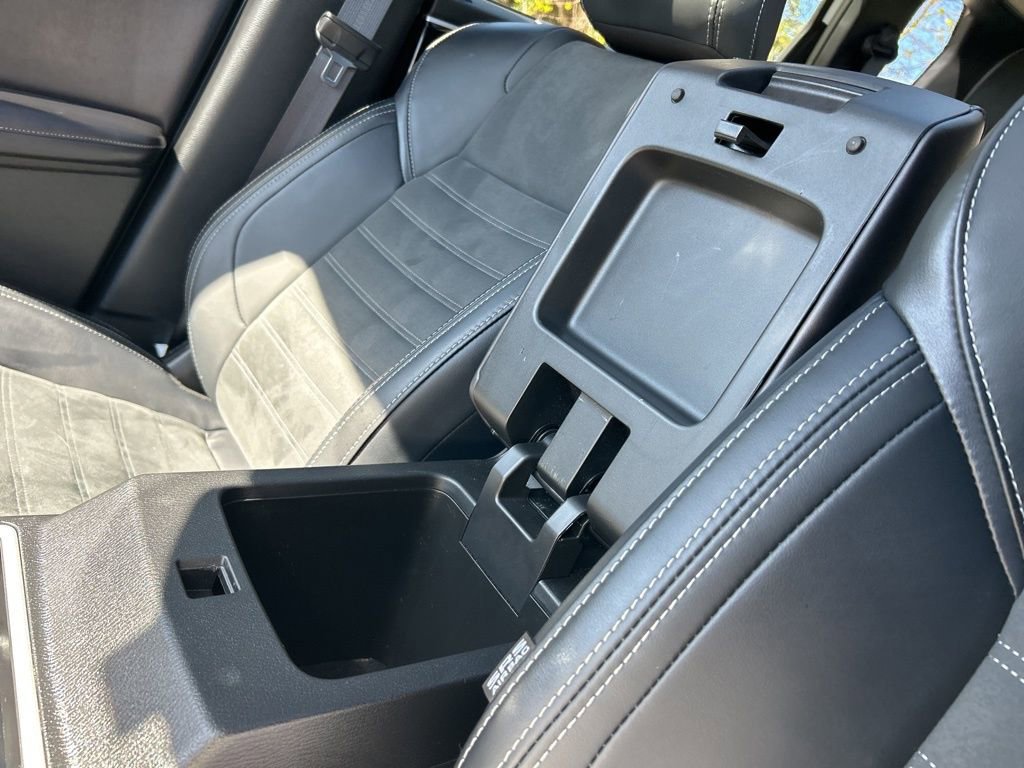 Used 2025 Mitsubishi Outlander 4WD Plug-In Hybrid image 40