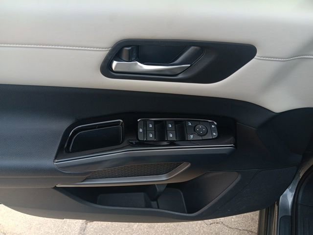 Used 2023 Nissan Pathfinder SL image 28