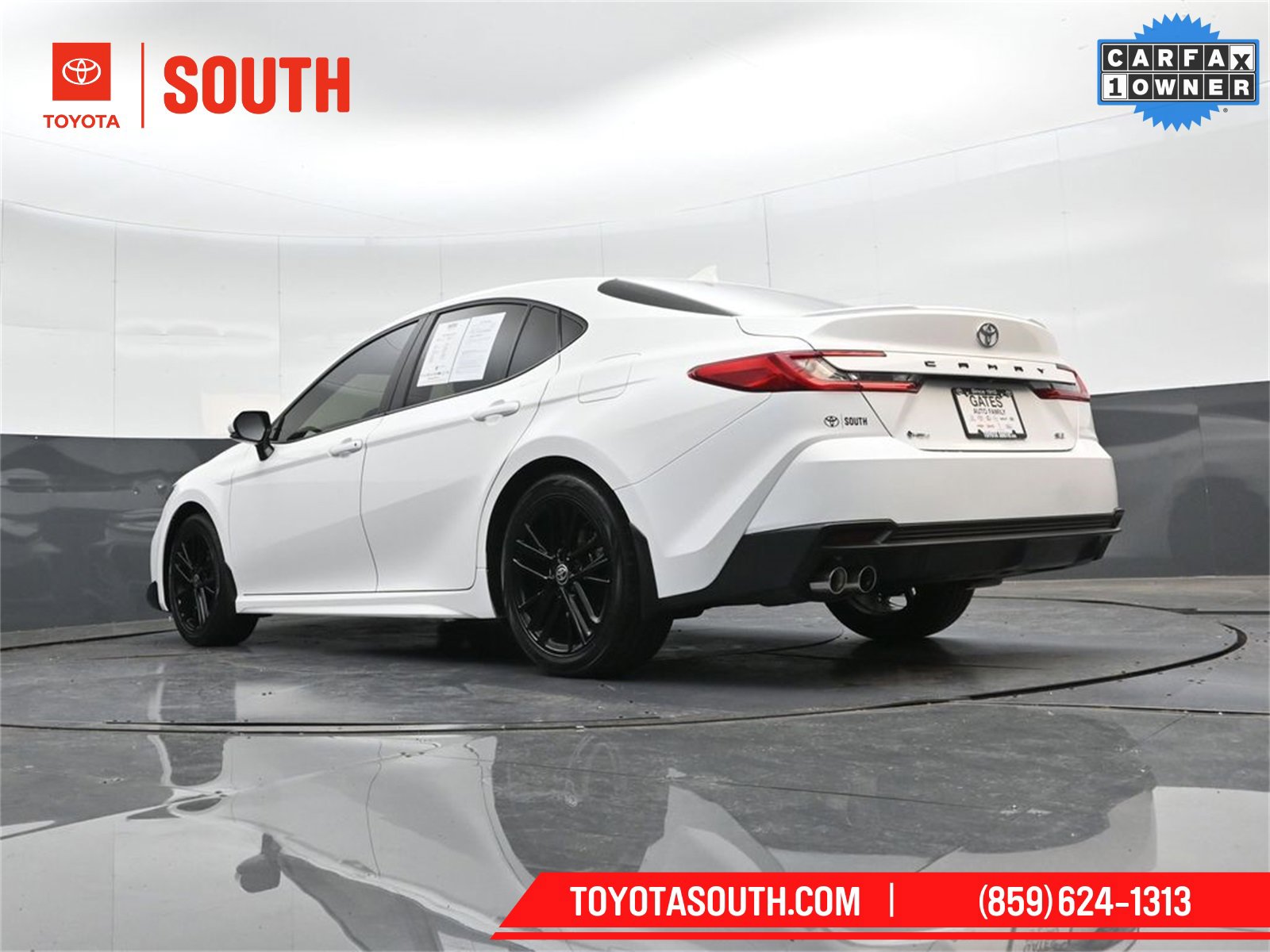 Used 2025 Toyota Camry SE w/ Convenience Package image 38