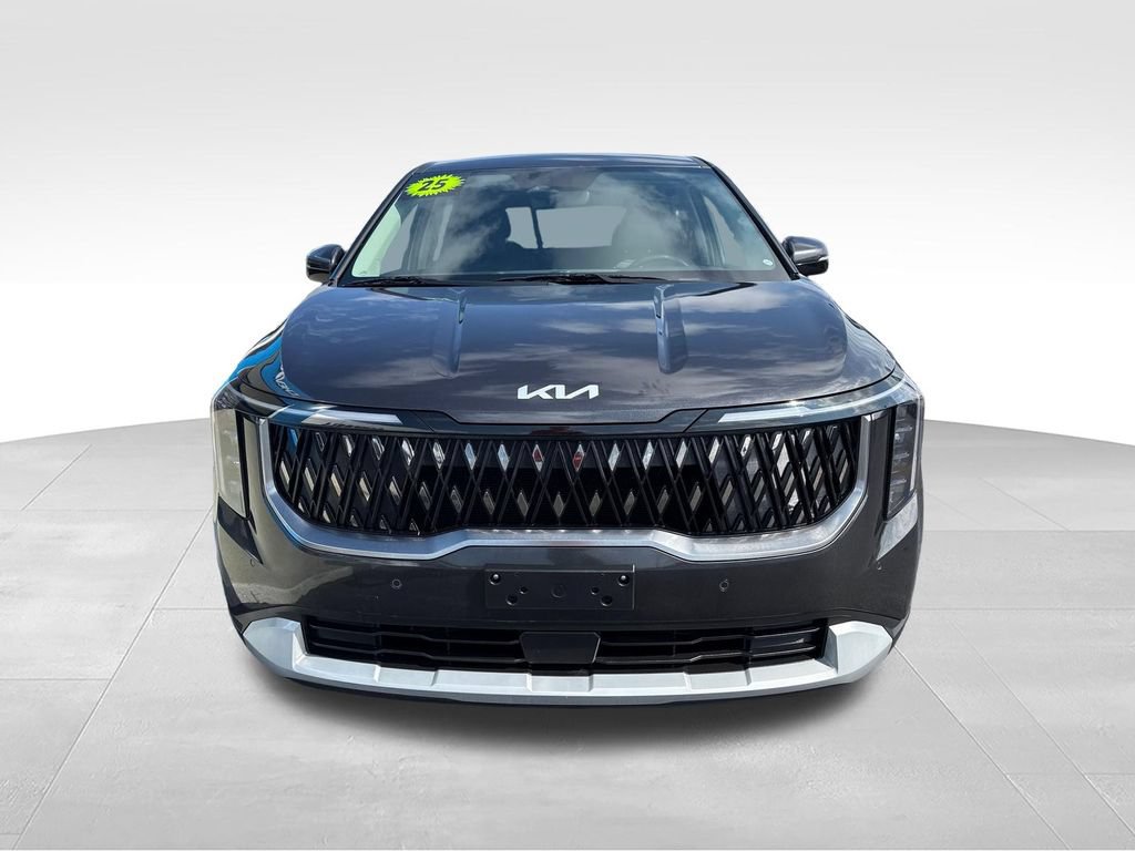 Used 2025 Kia Carnival FWD image 9