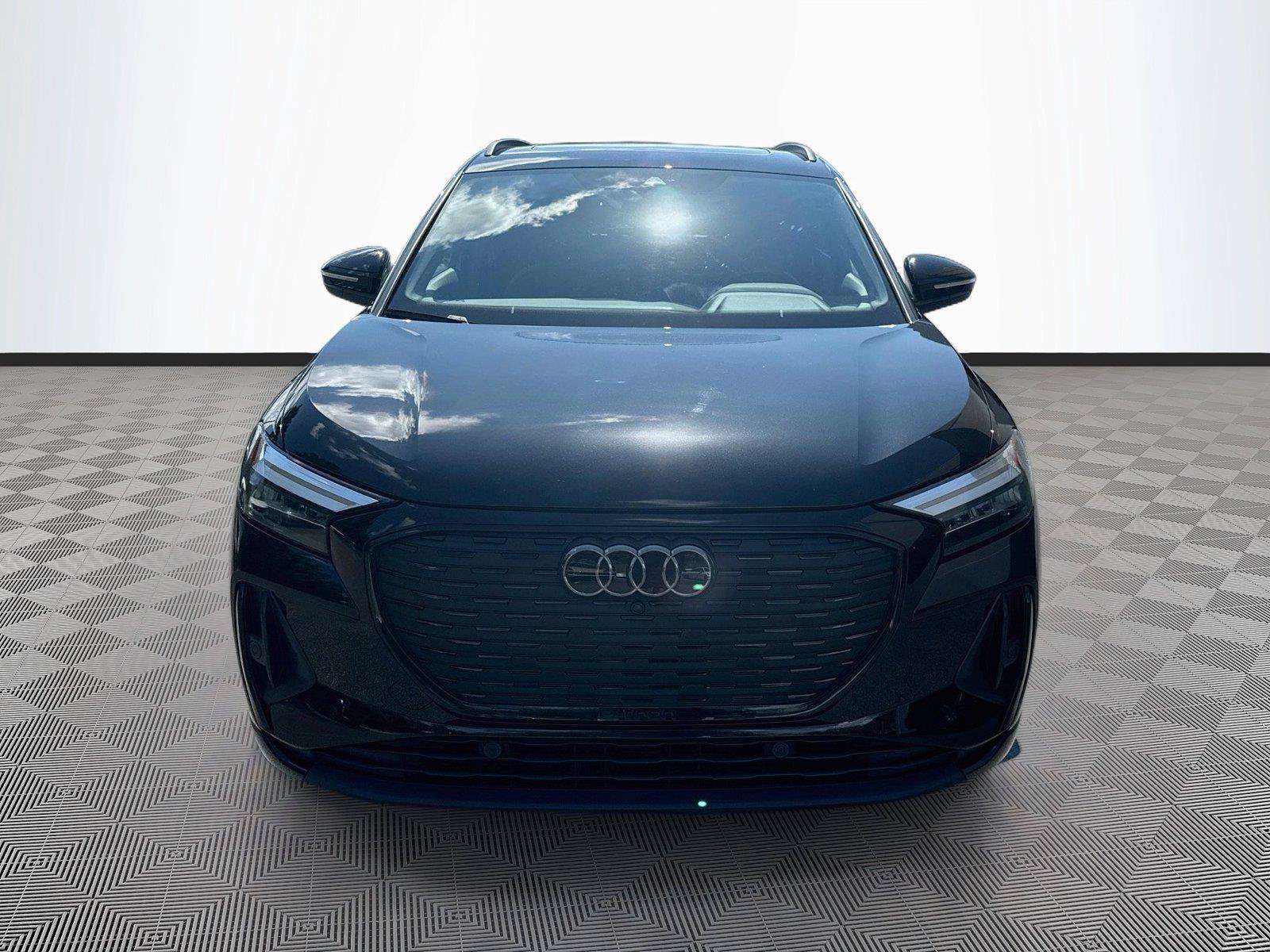 Used 2023 Audi Q4 e-tron Premium Plus AWD/4WD image 2