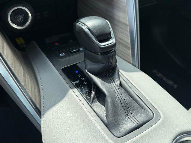 Used 2024 Toyota Venza XLE AWD/4WD image 10
