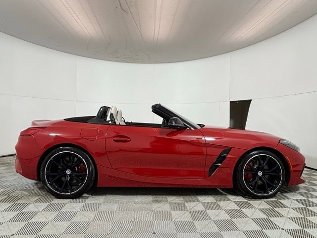 Used 2023 BMW Z4 M40i w/ Premium Package image 8