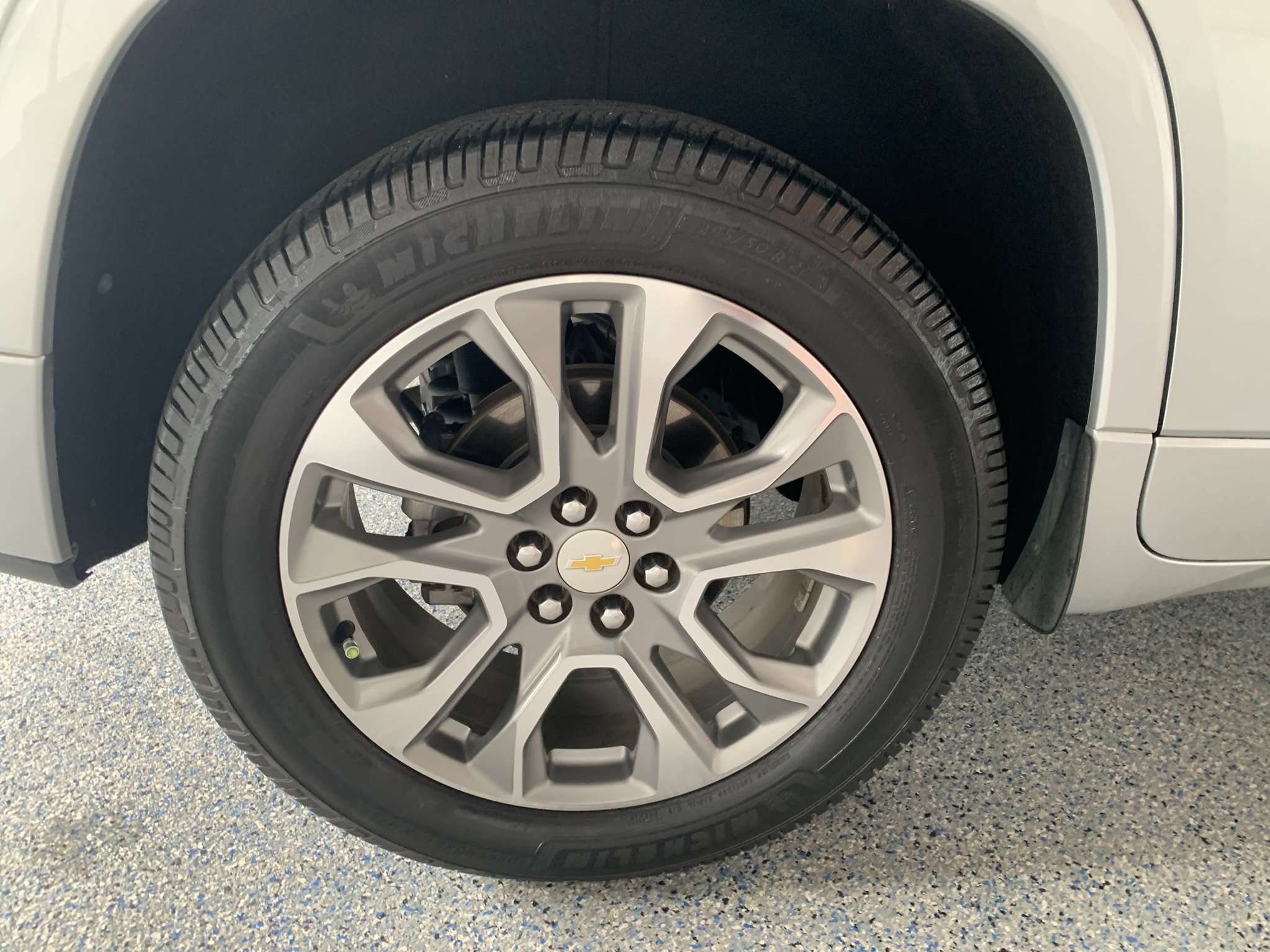 Used 2019 Chevrolet Traverse Premier w/ Driver Confidence II Package FWD image 32