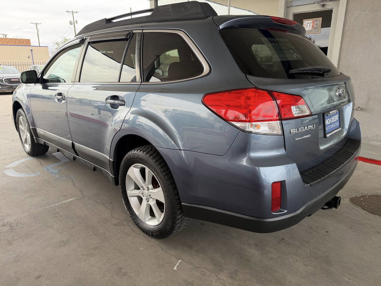 Used 2013 Subaru Outback 2.5i Premium w/ All-Weather Pkg image 4