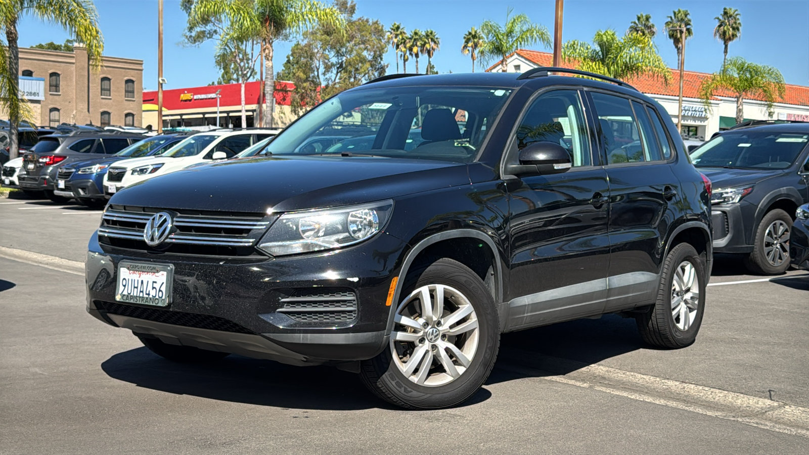 Used 2015 Volkswagen Tiguan S FWD image 2