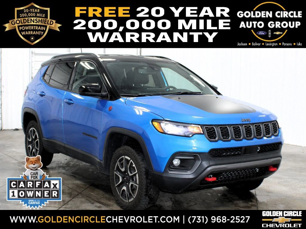 Used 2025 Jeep Compass Trailhawk image 1