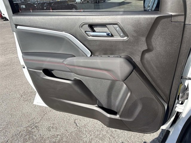 Used 2023 Chevrolet Colorado Z71 w/ Z71 Convenience Package 2 image 8