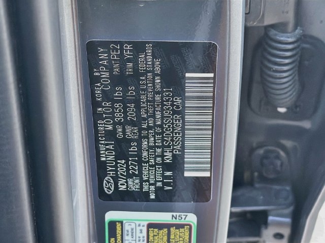 Certified 2025 Hyundai Elantra SEL FWD image 35