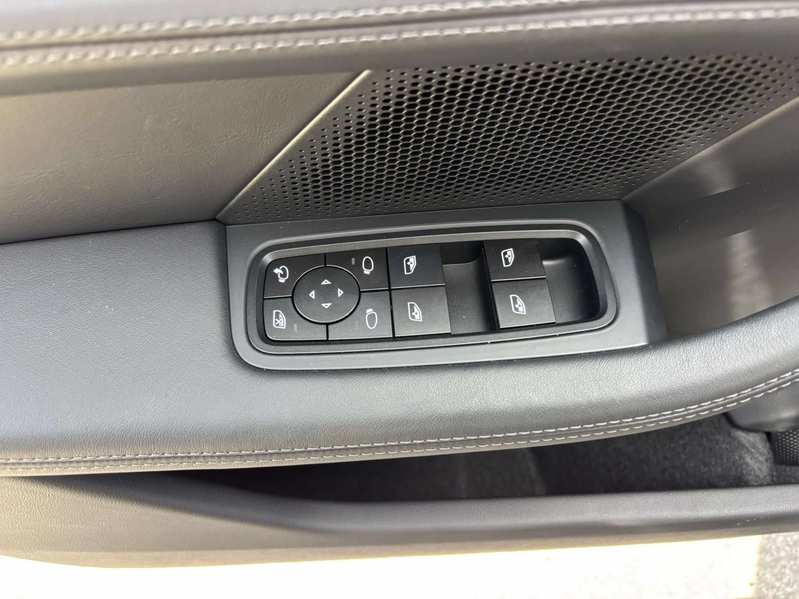 New 2026 Porsche Taycan AWD/4WD image 25