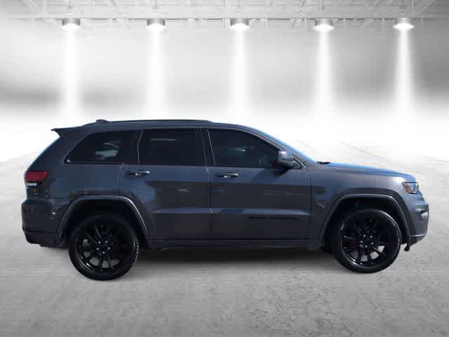 Used 2020 Jeep Grand Cherokee Altitude AWD/4WD image 9
