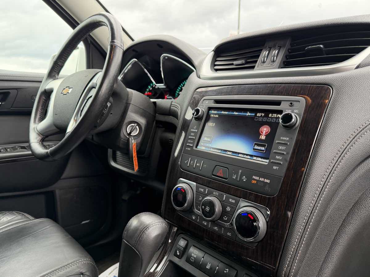 Used 2016 Chevrolet Traverse LTZ AWD/4WD image 21
