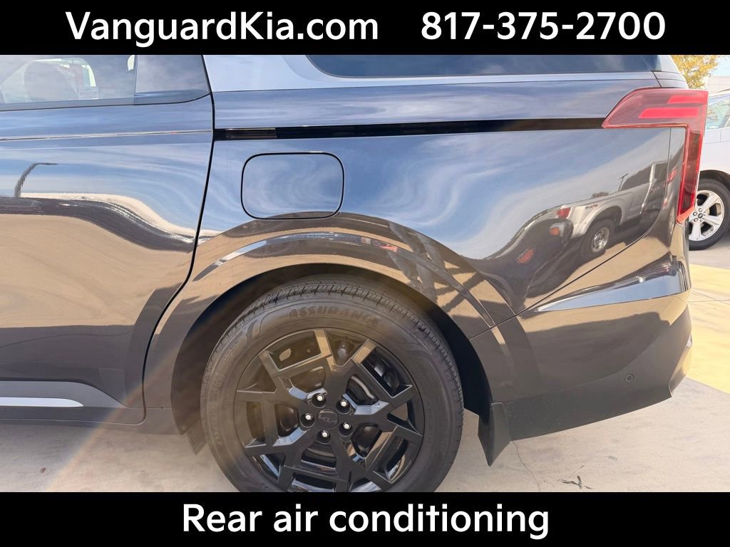 Certified 2025 Kia Carnival SX Prestige image 9