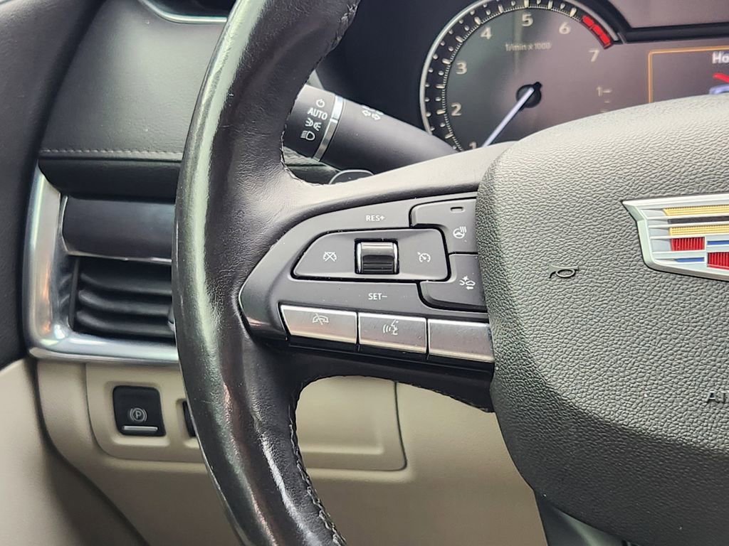 Used 2020 Cadillac XT4 Luxury w/ Cold Weather Package image 28