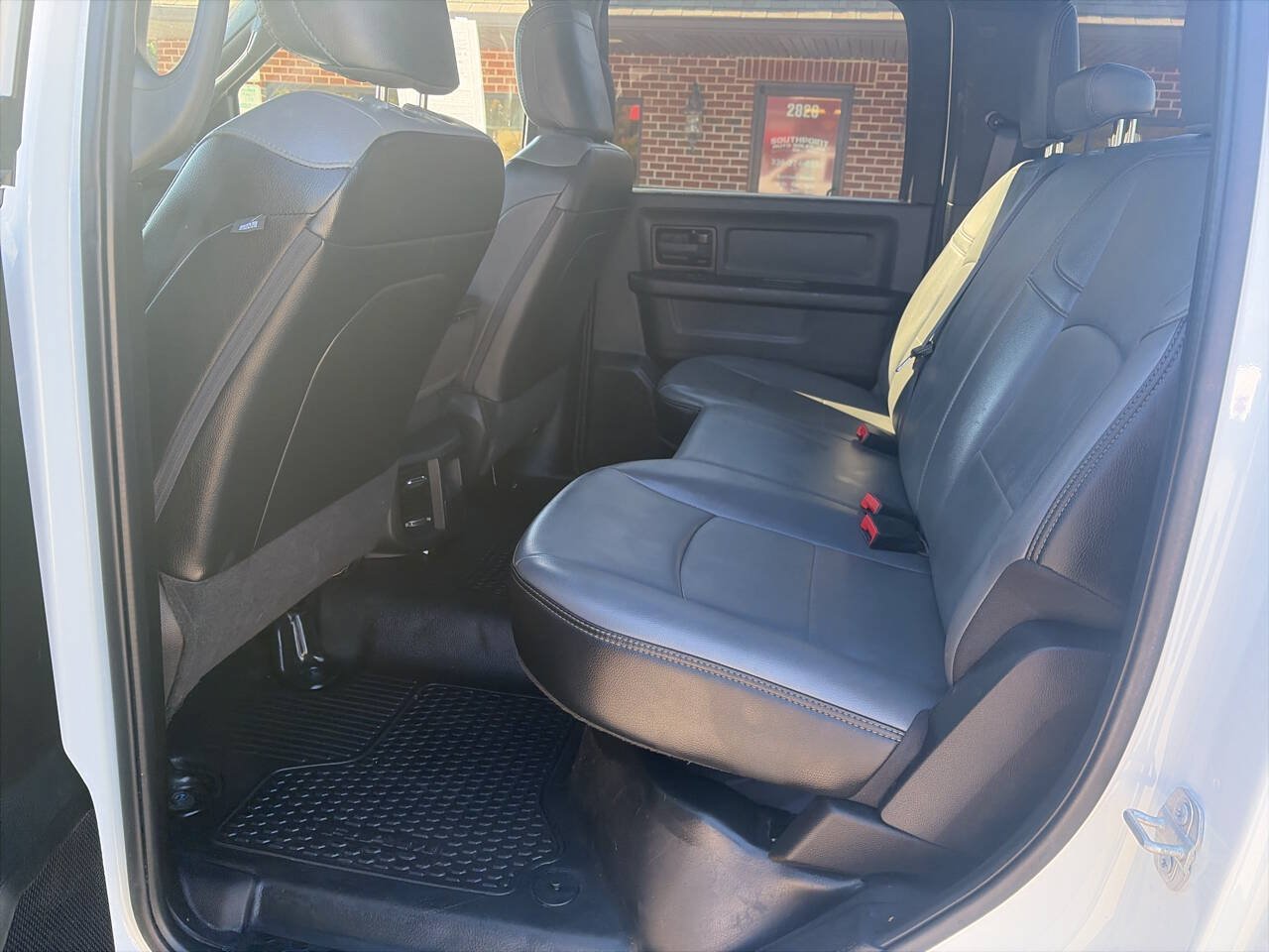 Used 2022 RAM 2500 Tradesman w/ Chrome Appearance Group RWD image 25
