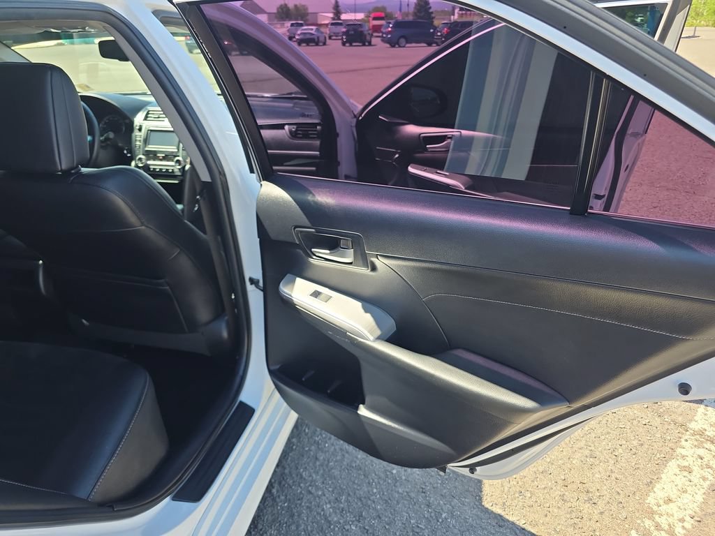 Used 2014 Toyota Camry SE w/ Leather Package FWD image 30