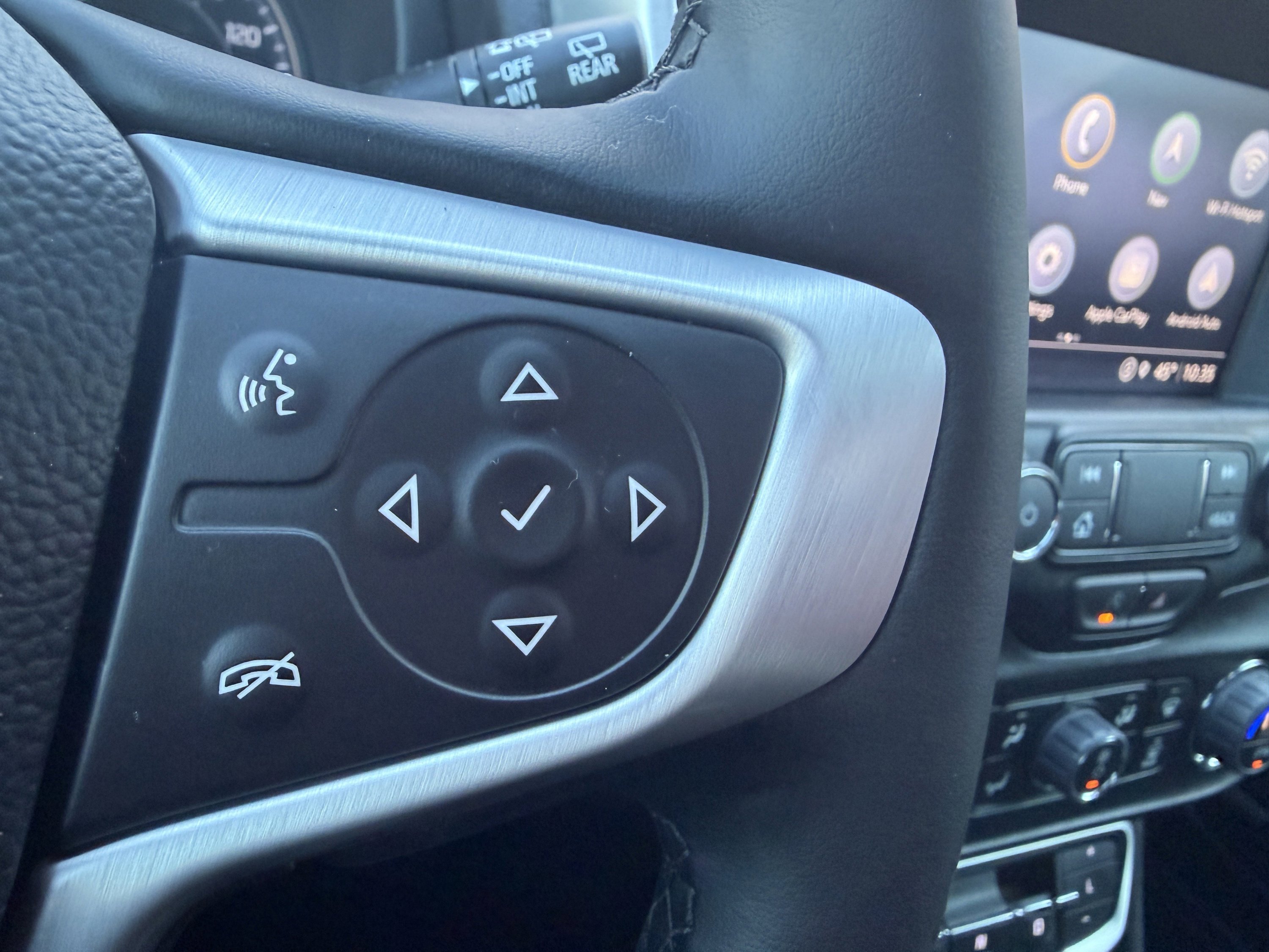 Used 2023 GMC Terrain SLT w/ Infotainment Package II image 18