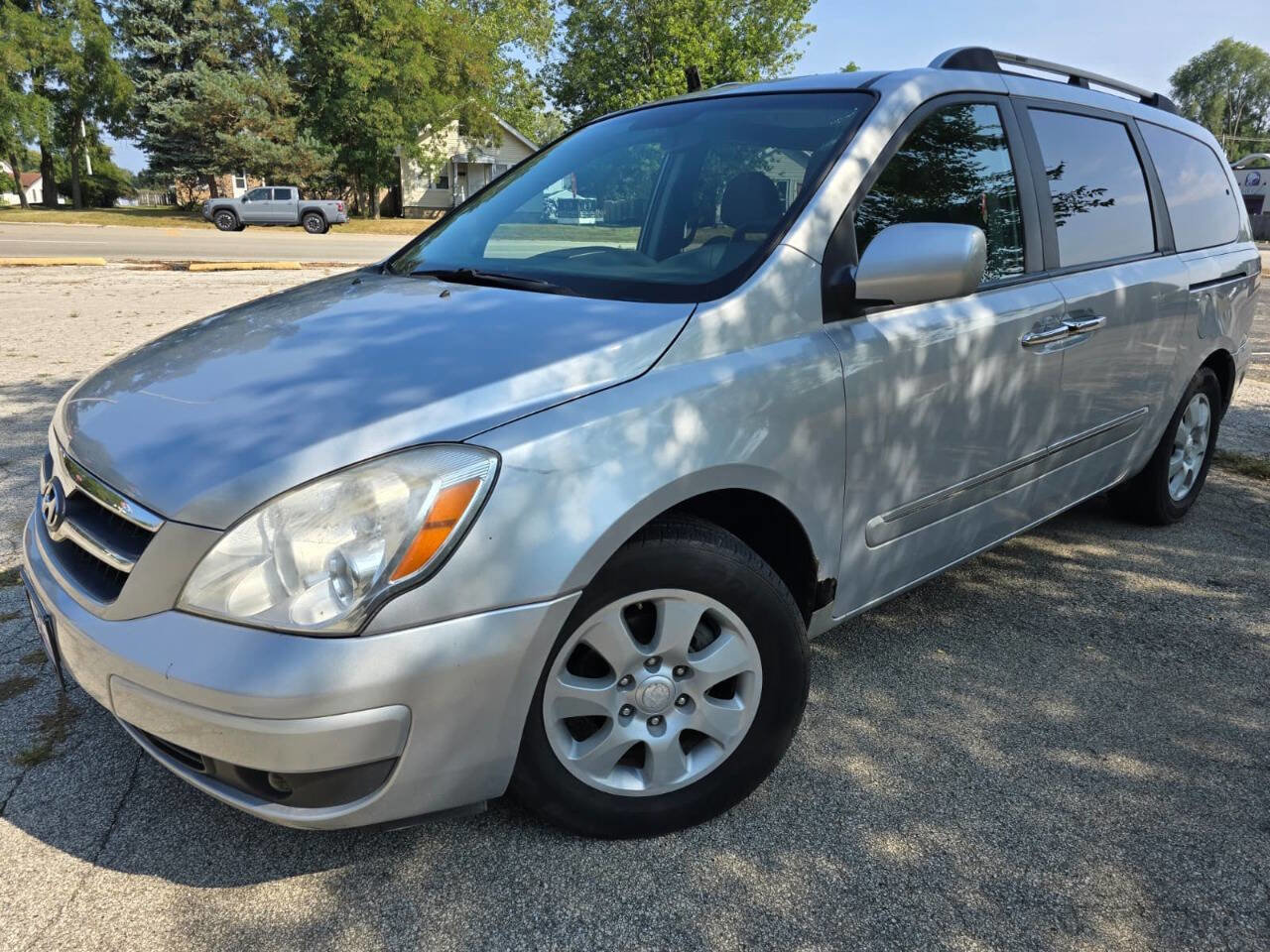 Used 2007 Hyundai Entourage GLS image 1