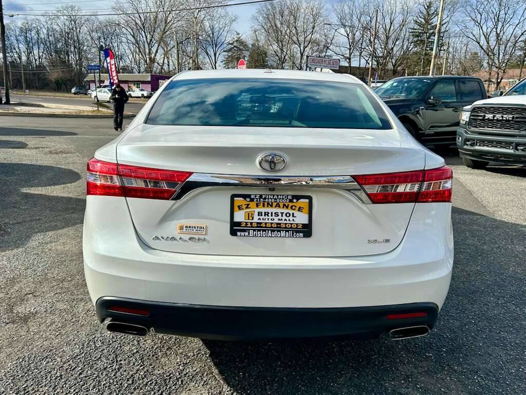 Used 2013 Toyota Avalon XLE image 4