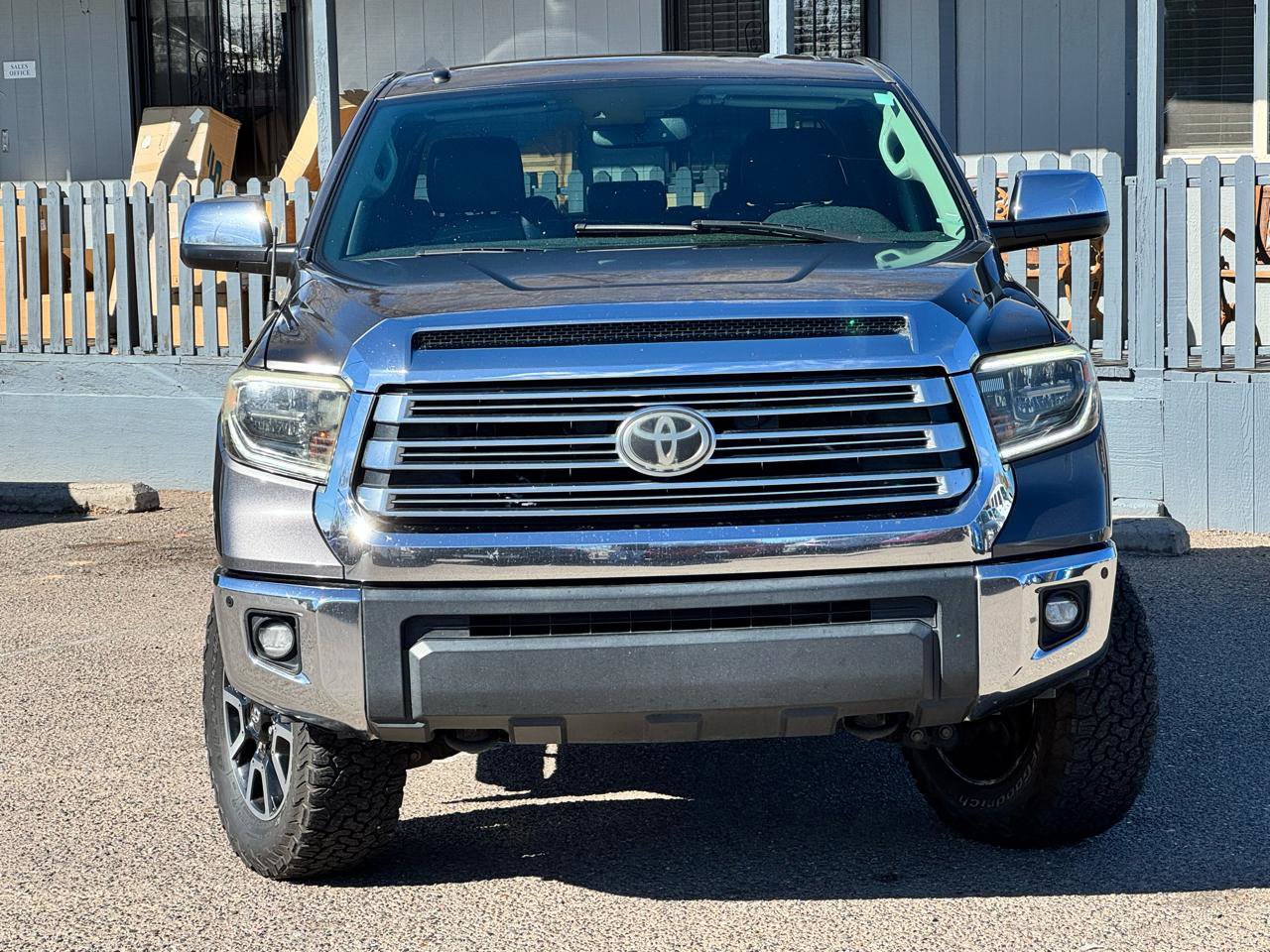Used 2018 Toyota Tundra Limited w/ Limited Premium Package AWD/4WD image 2