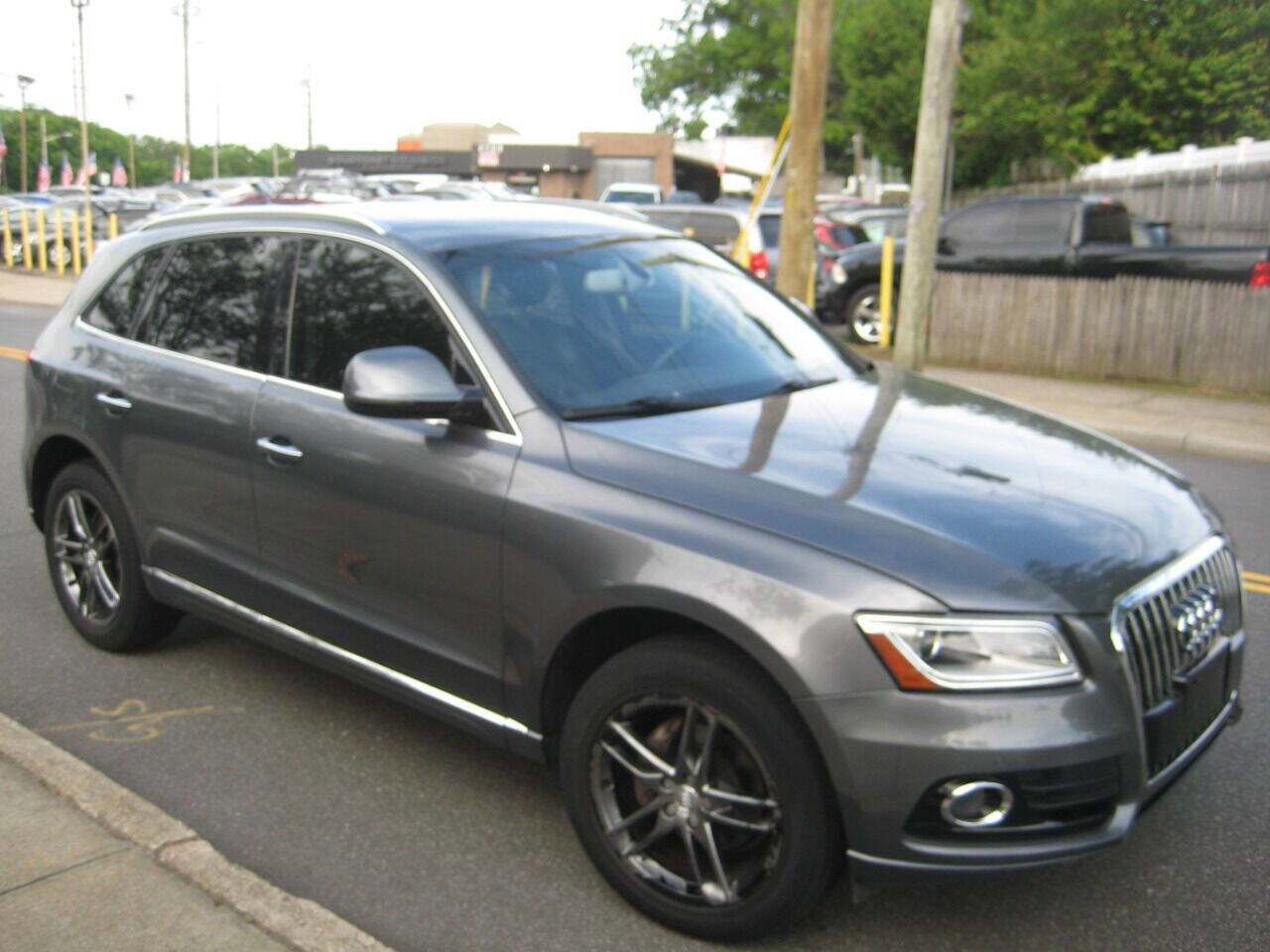 Used 2017 Audi Q5 2.0T Premium Plus w/ Technology Package AWD/4WD image 3