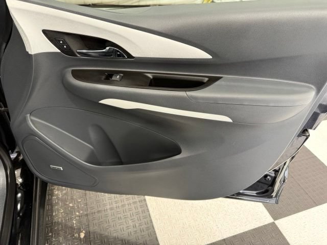 Used 2020 Chevrolet Bolt Premier w/ Infotainment Package FWD image 20