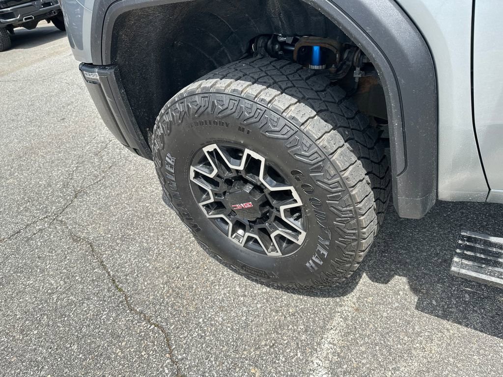 Used 2024 GMC Sierra 2500 AT4X AWD/4WD image 22